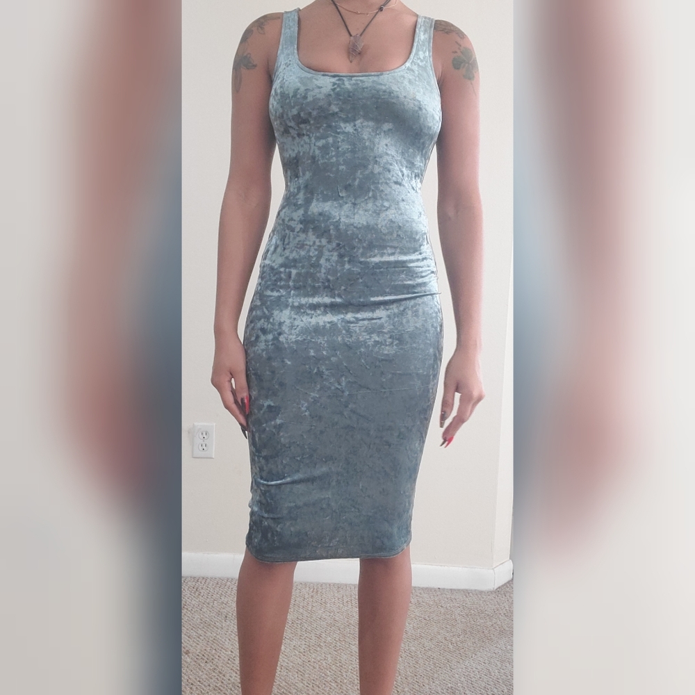 Green/Mint Velvet Mid Length Dress